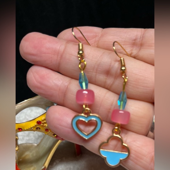 2 PAIR of earrings in the Betsy Johnson style - Picture 3 of 7